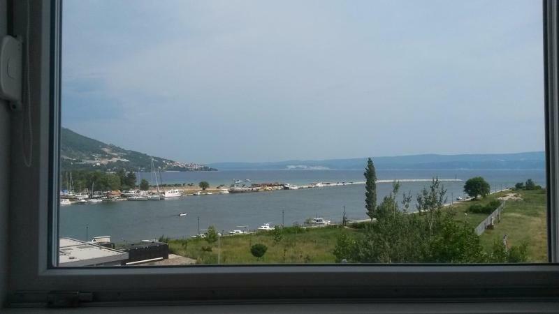 Seaview Apartment Оміш Екстер'єр фото